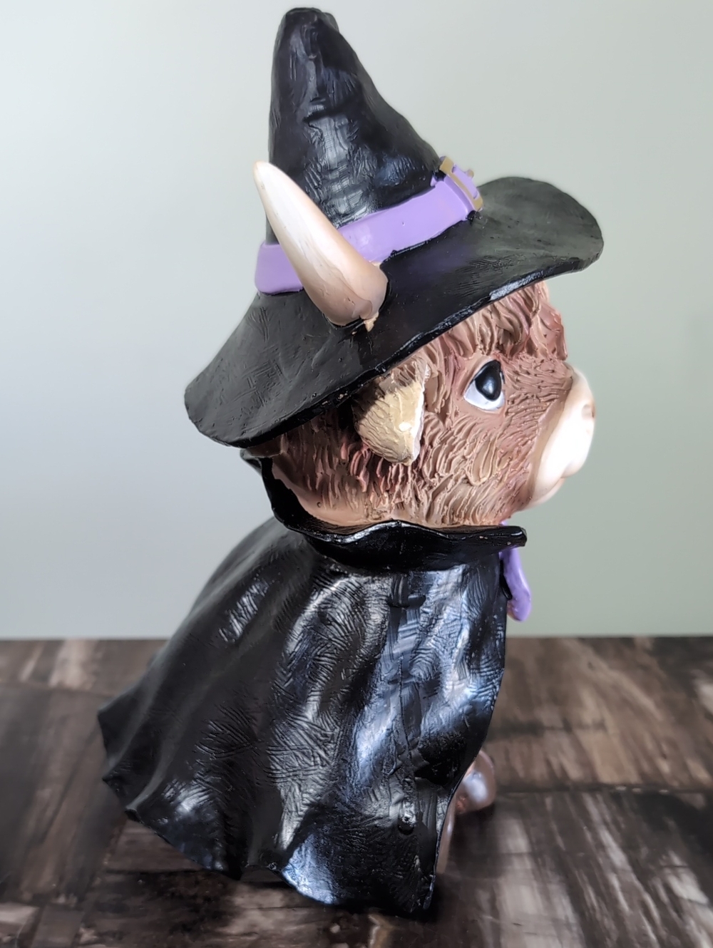 Adorably Spooky Witchy Highland Cow Farmhouse Halloween Tabletop Decor ๐ฎ๐ง - Picture 6 of 10
